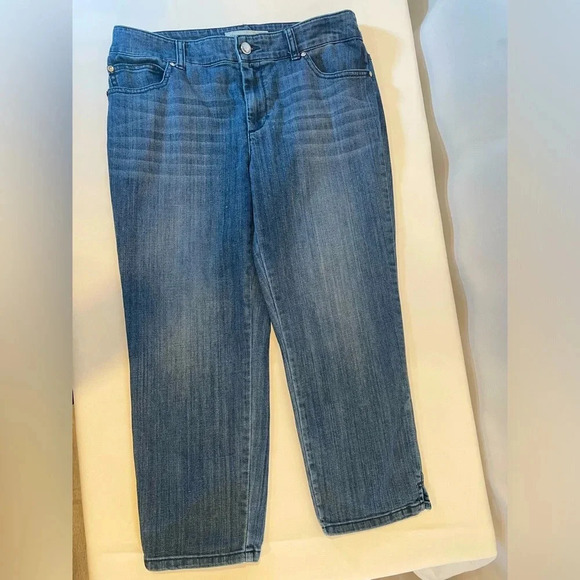 Chico's Platinum Cropped Stretch Blue Jeans Cotton Blend Womens Size 0.5 - Picture 1 of 6